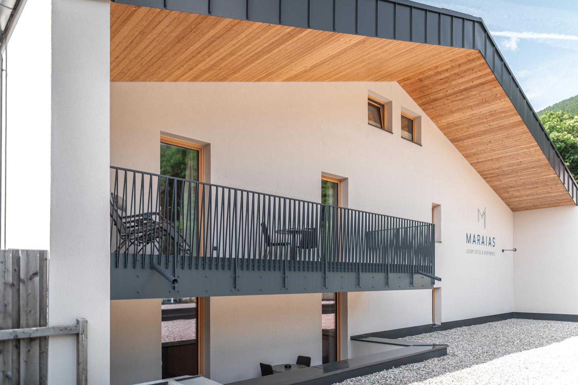 Maraias - Luxury Suites & Apartments Burgusio Exterior photo